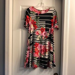 Boutique 3/4 length sleeve tunic with pockets